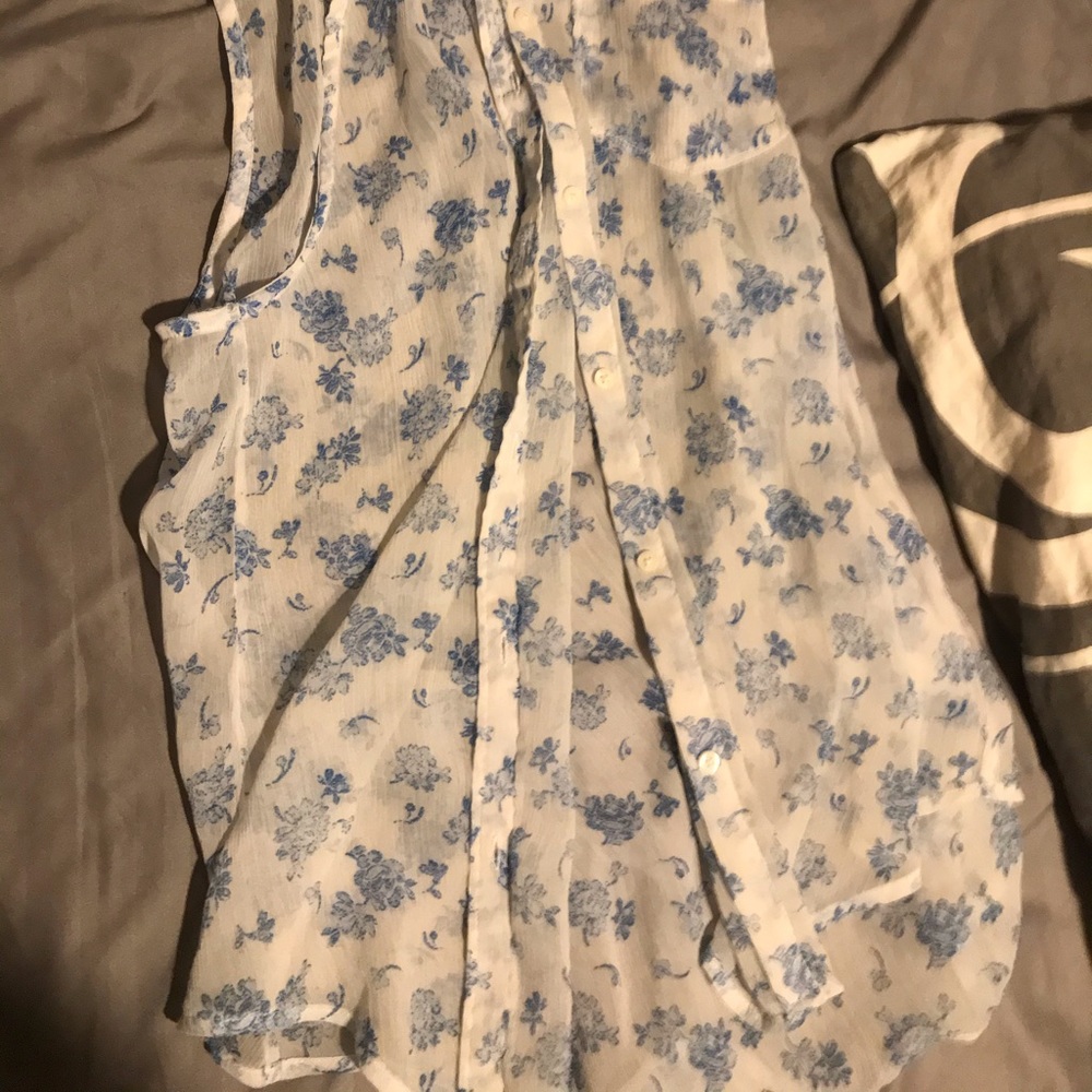 A&F sheer floral vest. Size M.
